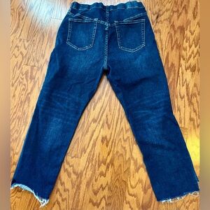 BLUE BY ARTEMIS
High Rise Straight Jean
12 | Indigo